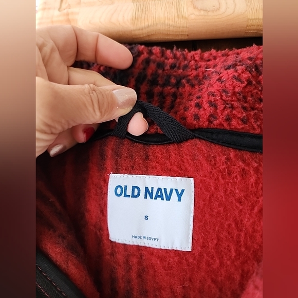 Old Navy, NWOT, Size Sm, Sherpa 1/4 Zip Pullover, Red & Black Plaid - Picture 4 of 10